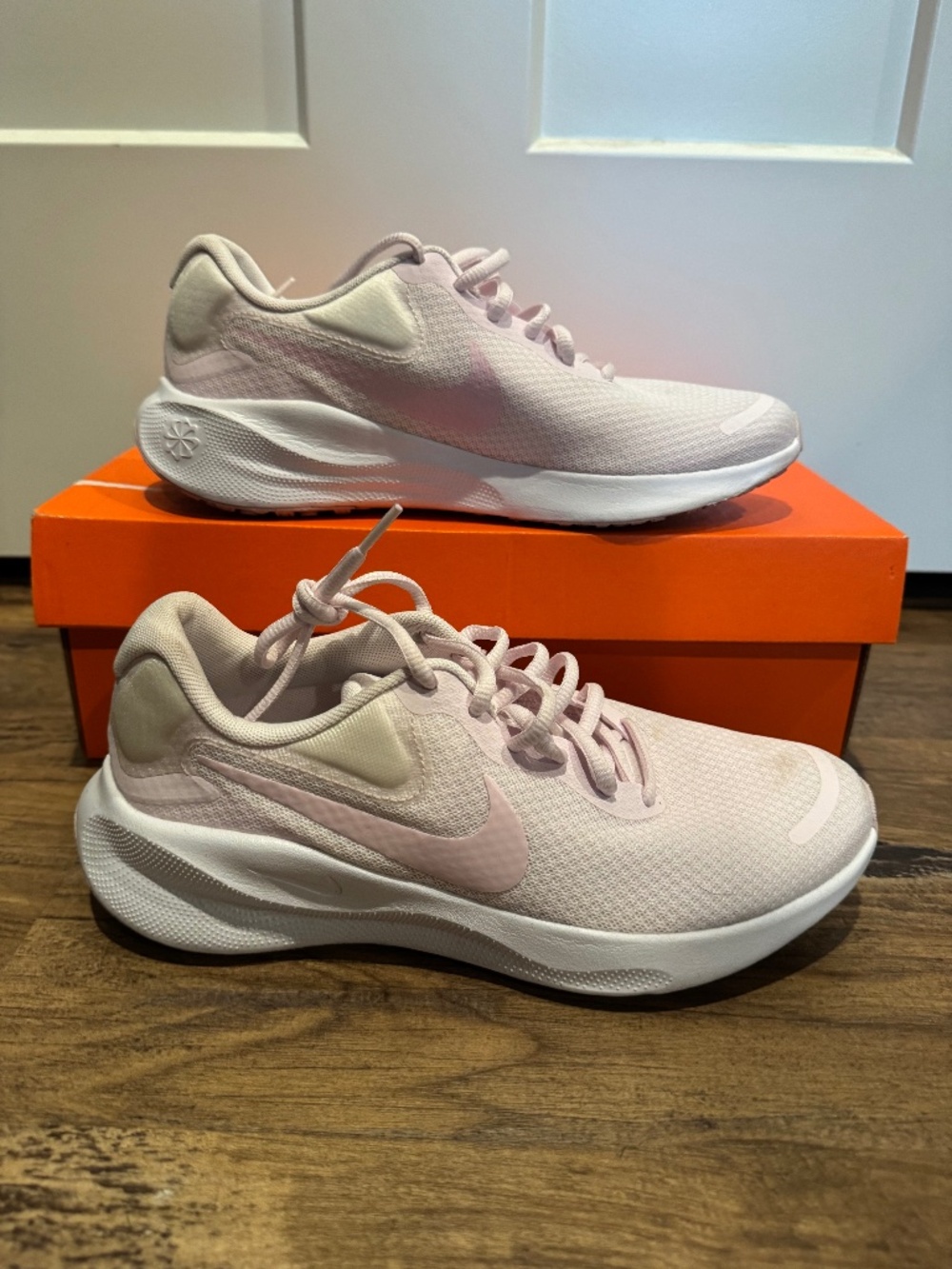 Womens Nike Revolution 7